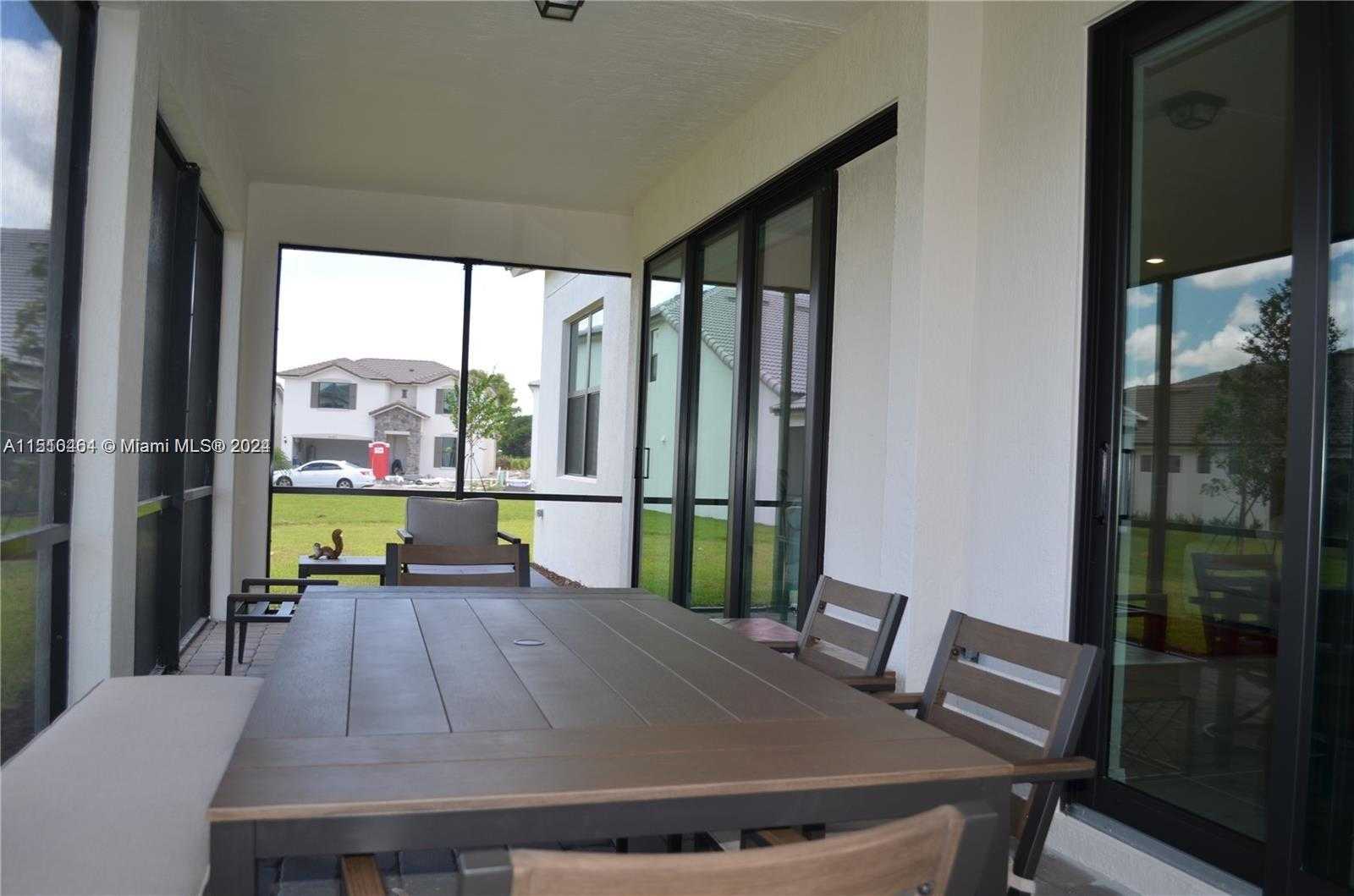 Small Image of 8161 NW 78th St, Tamarac, FL 33321, USA Number 56