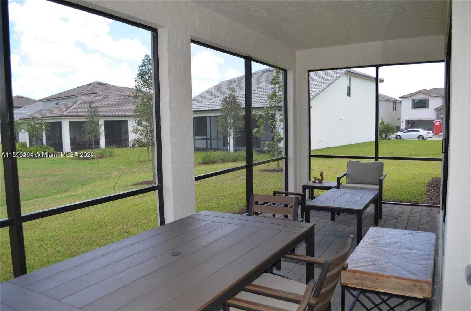 Small Image of 8161 NW 78th St, Tamarac, FL 33321, USA Number 58