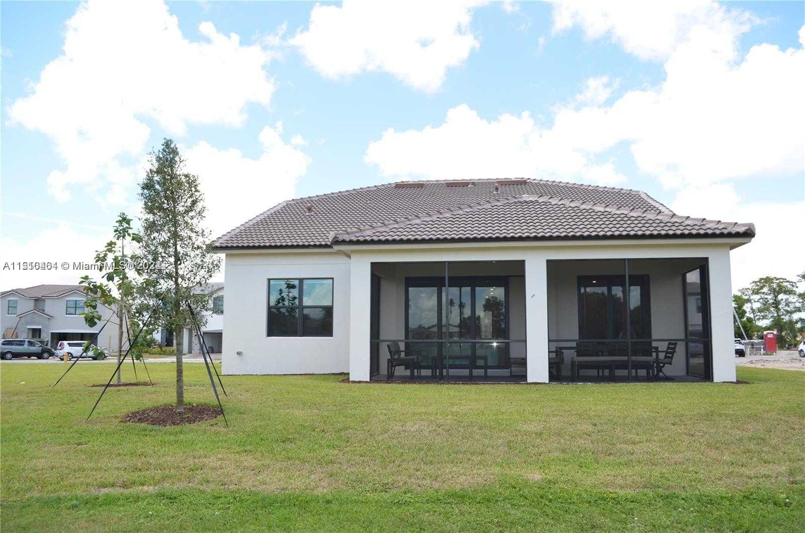Small Image of 8161 NW 78th St, Tamarac, FL 33321, USA Number 59