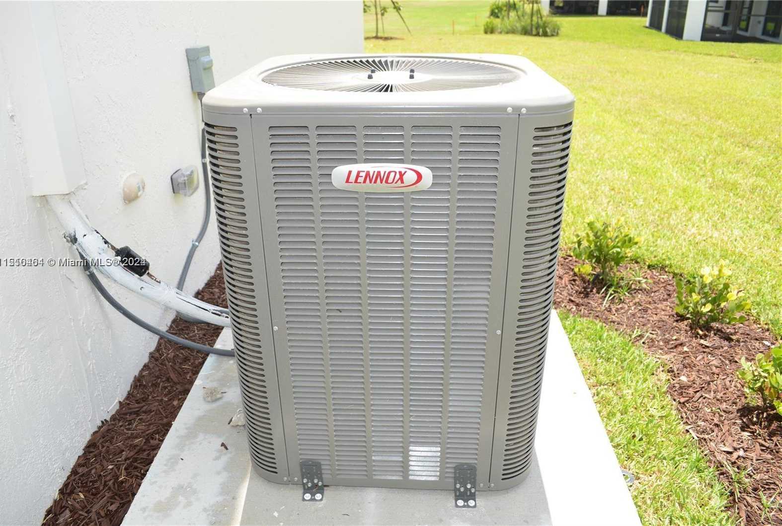 Small Image of 8161 NW 78th St, Tamarac, FL 33321, USA Number 64