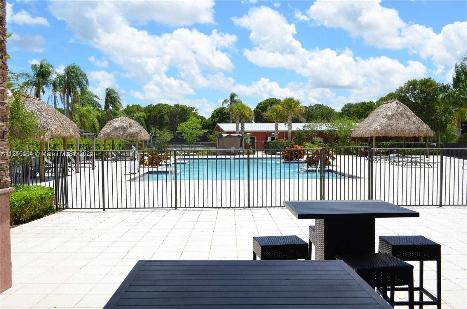 Small Image of 8161 NW 78th St, Tamarac, FL 33321, USA Number 74