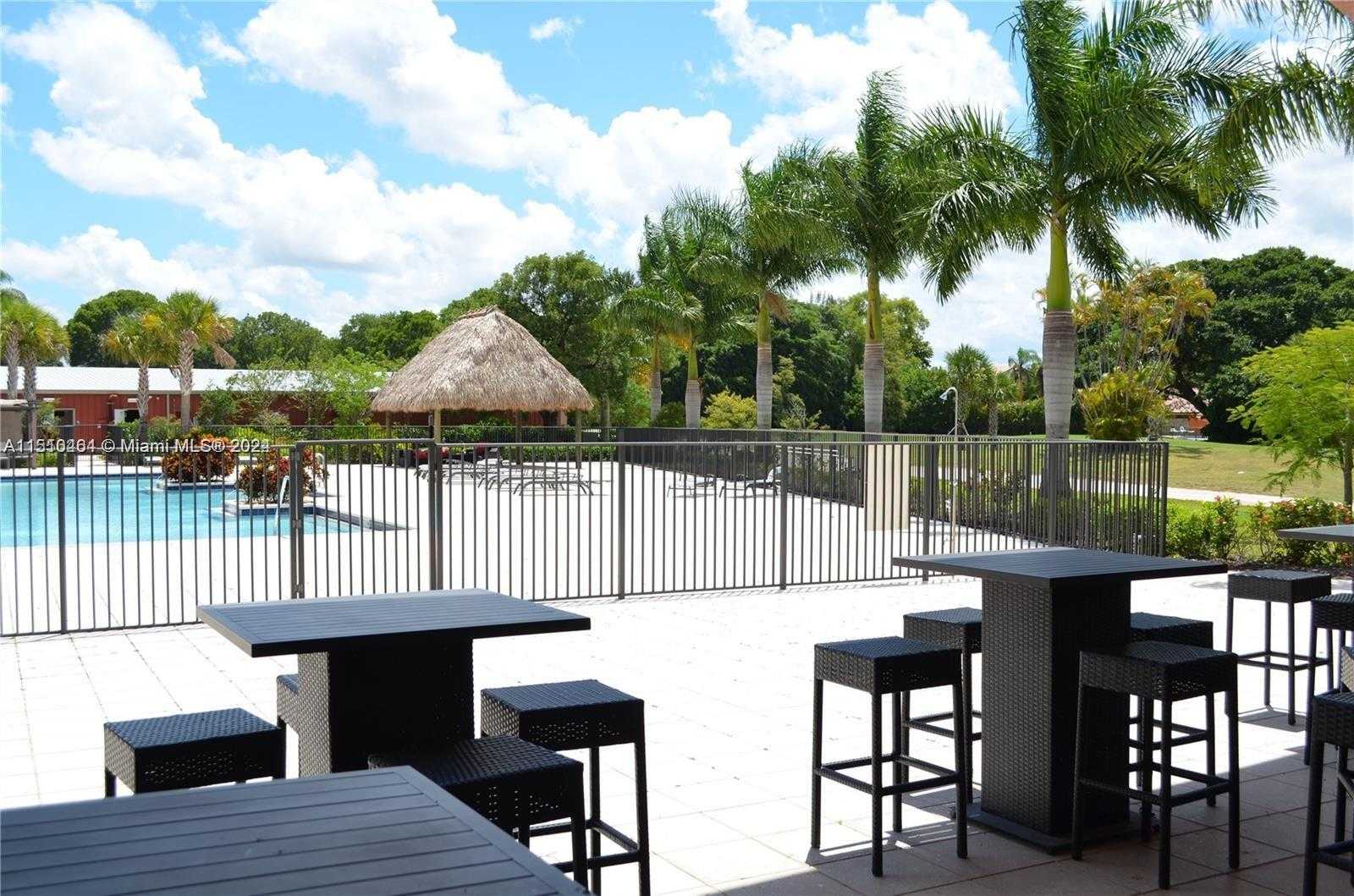 Small Image of 8161 NW 78th St, Tamarac, FL 33321, USA Number 75