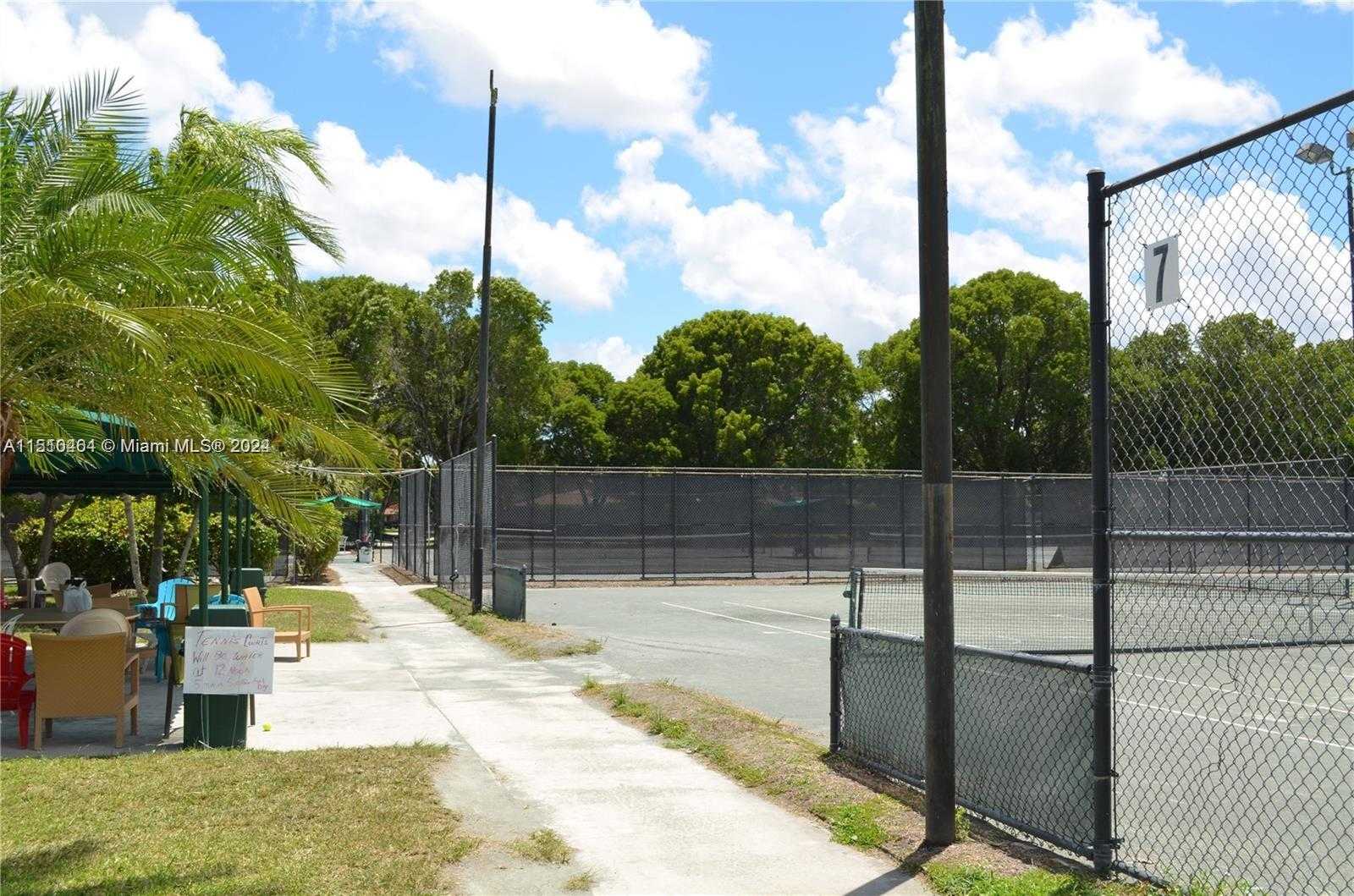 Small Image of 8161 NW 78th St, Tamarac, FL 33321, USA Number 81