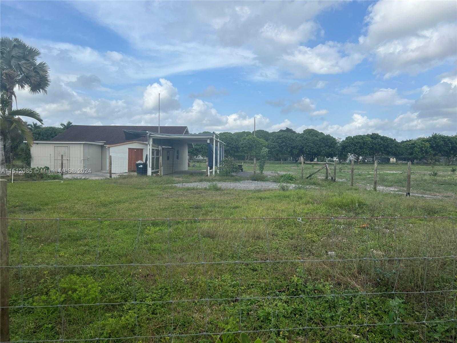 Small Image of 24301 SOUTH WEST 192ND AVE, Homestead Number 12