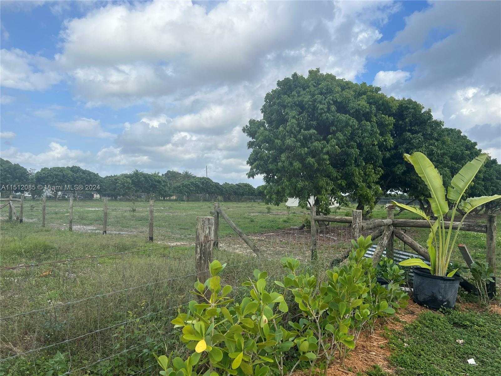 Small Image of 24301 SOUTH WEST 192ND AVE, Homestead Number 7