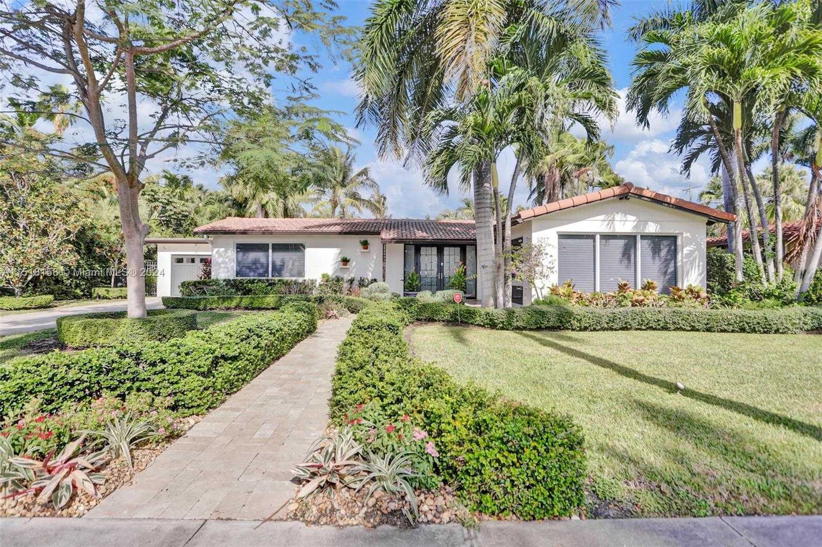 Small Image of 1017 TYLER ST, Hollywood Number 20