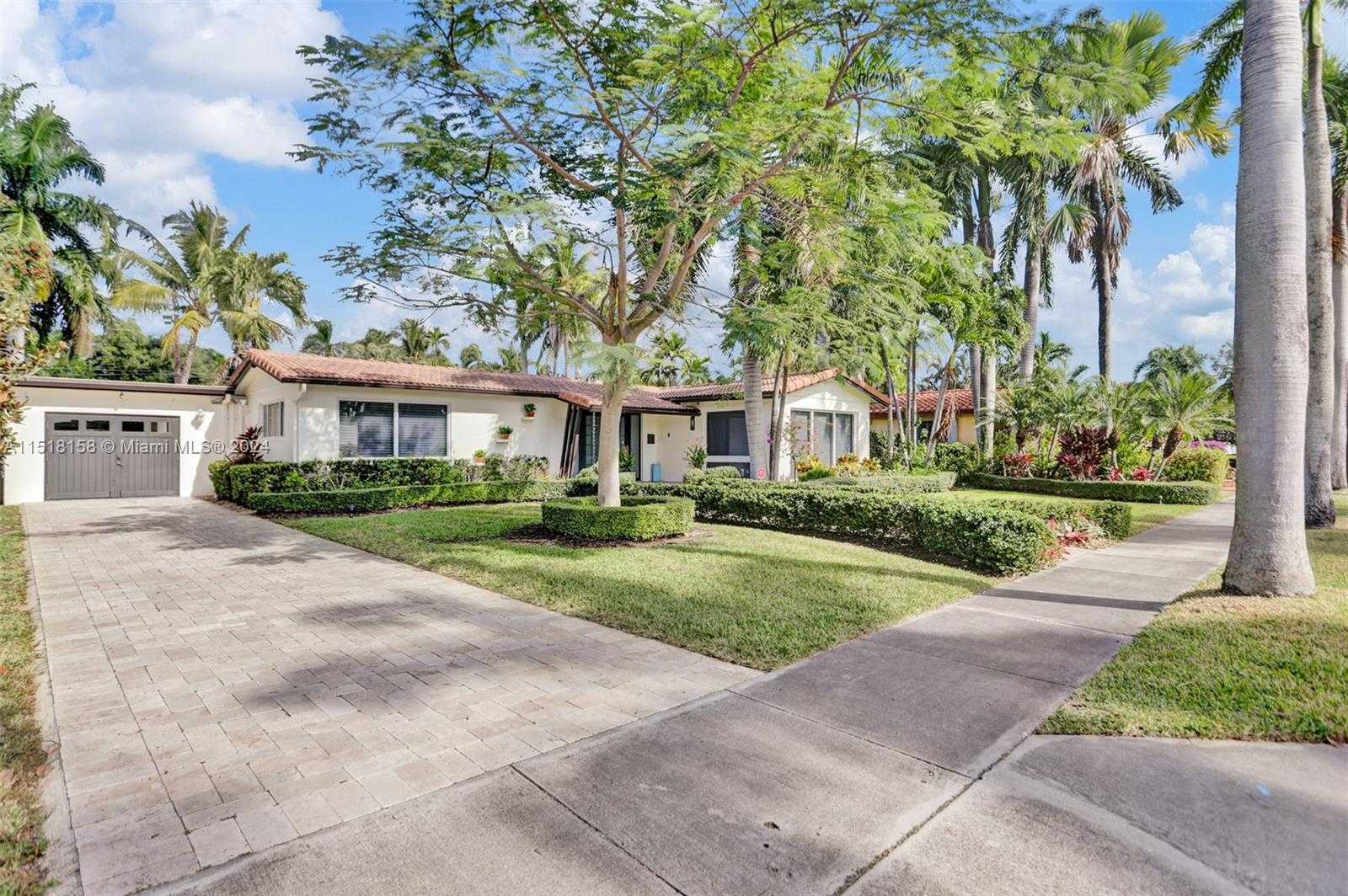 Small Image of 1017 TYLER ST, Hollywood Number 23