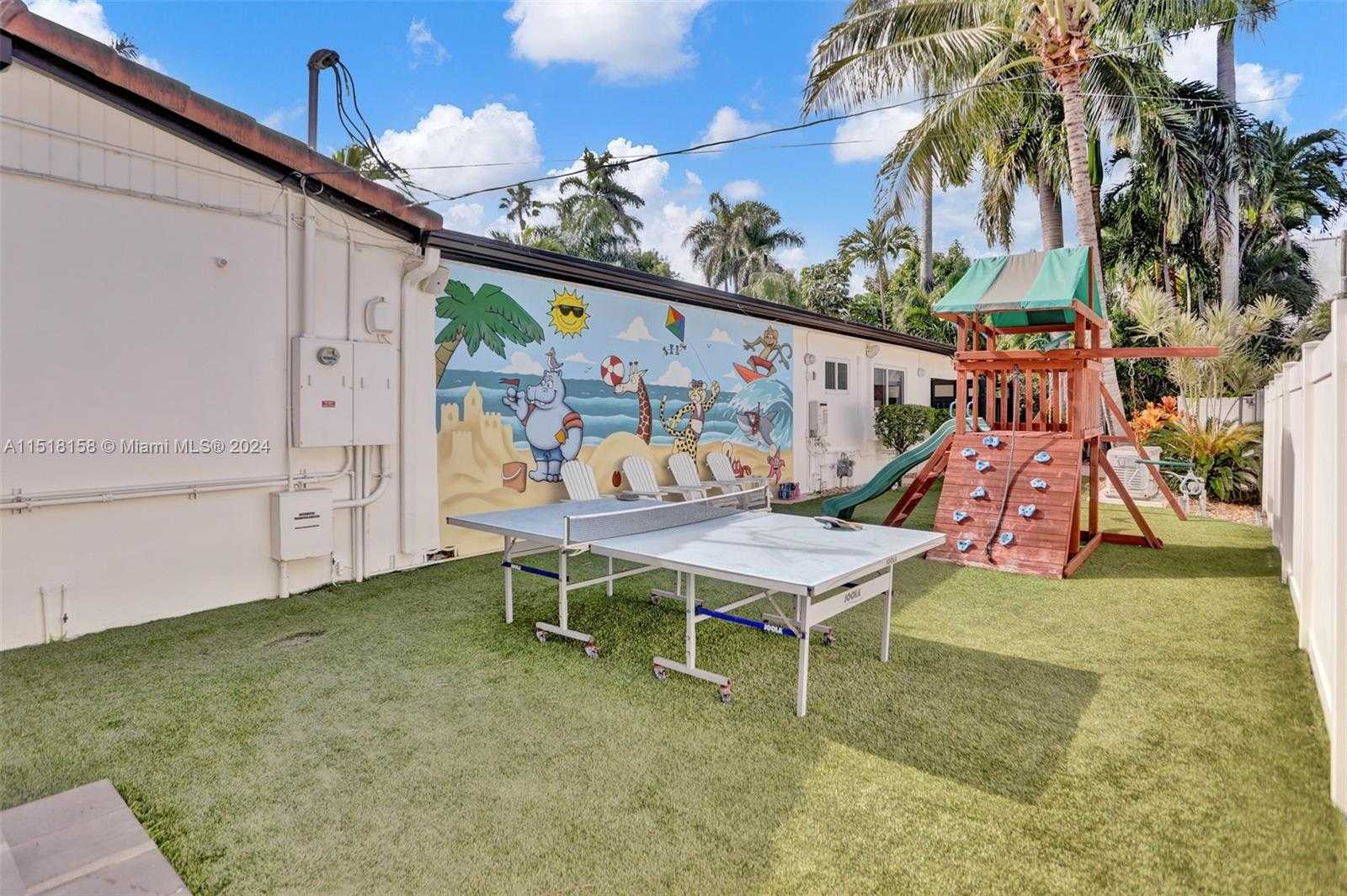 Small Image of 1017 TYLER ST, Hollywood Number 33