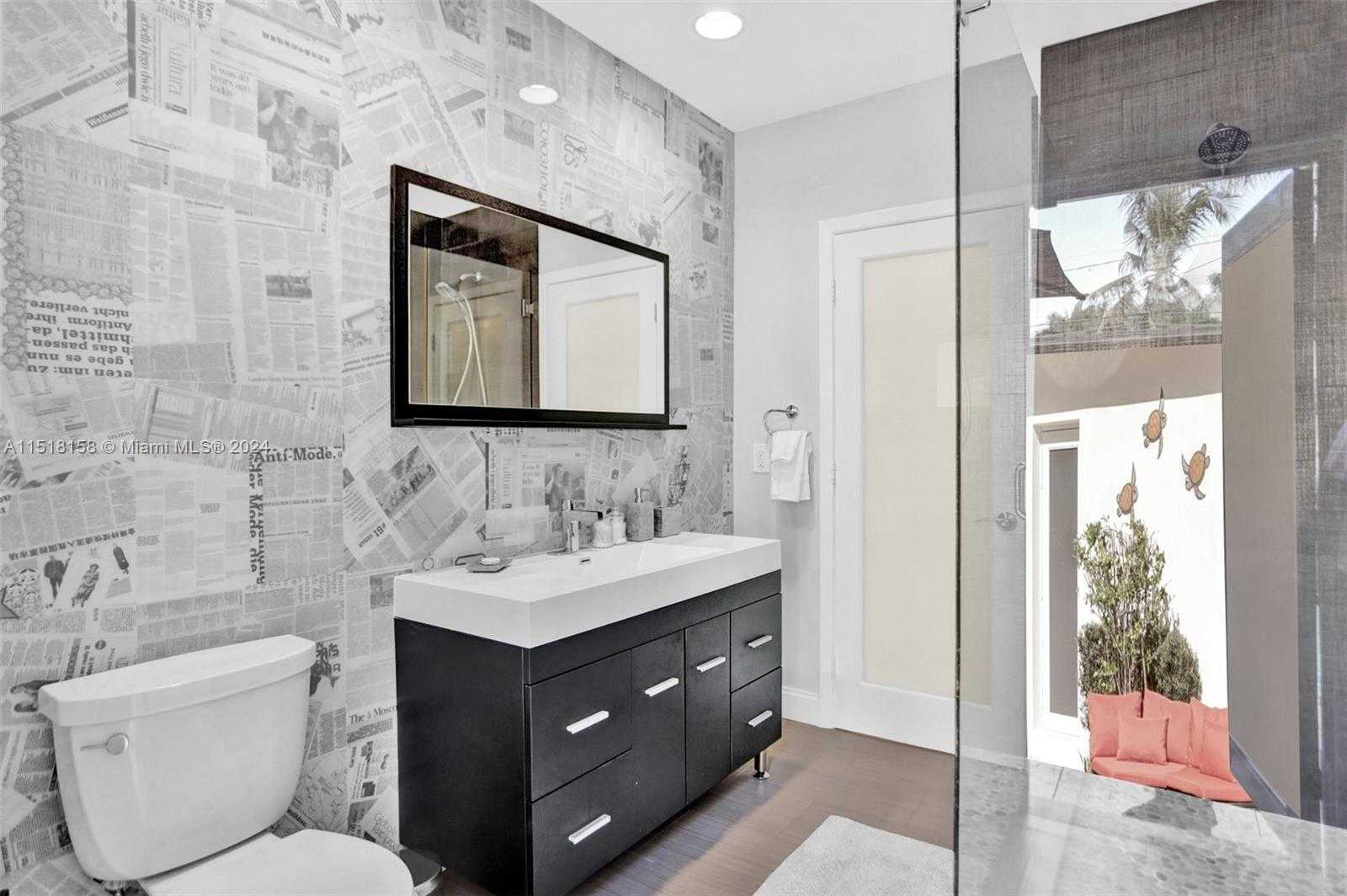 Small Image of 1017 TYLER ST, Hollywood Number 41