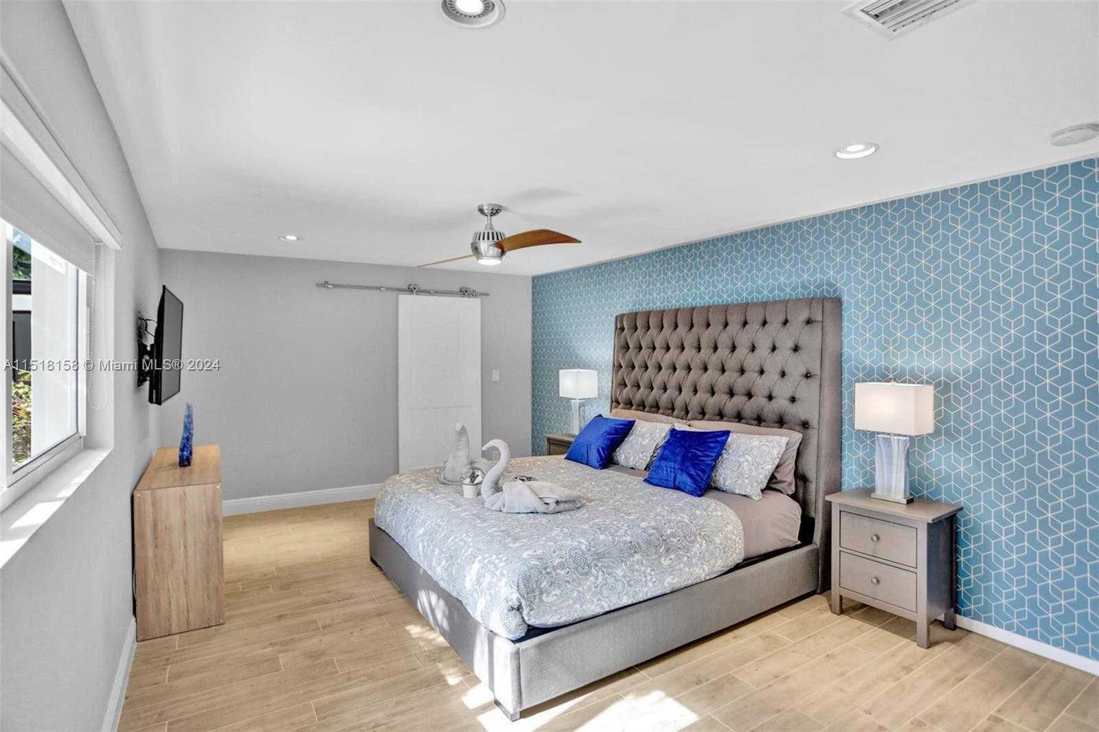 Small Image of 1017 TYLER ST, Hollywood Number 58