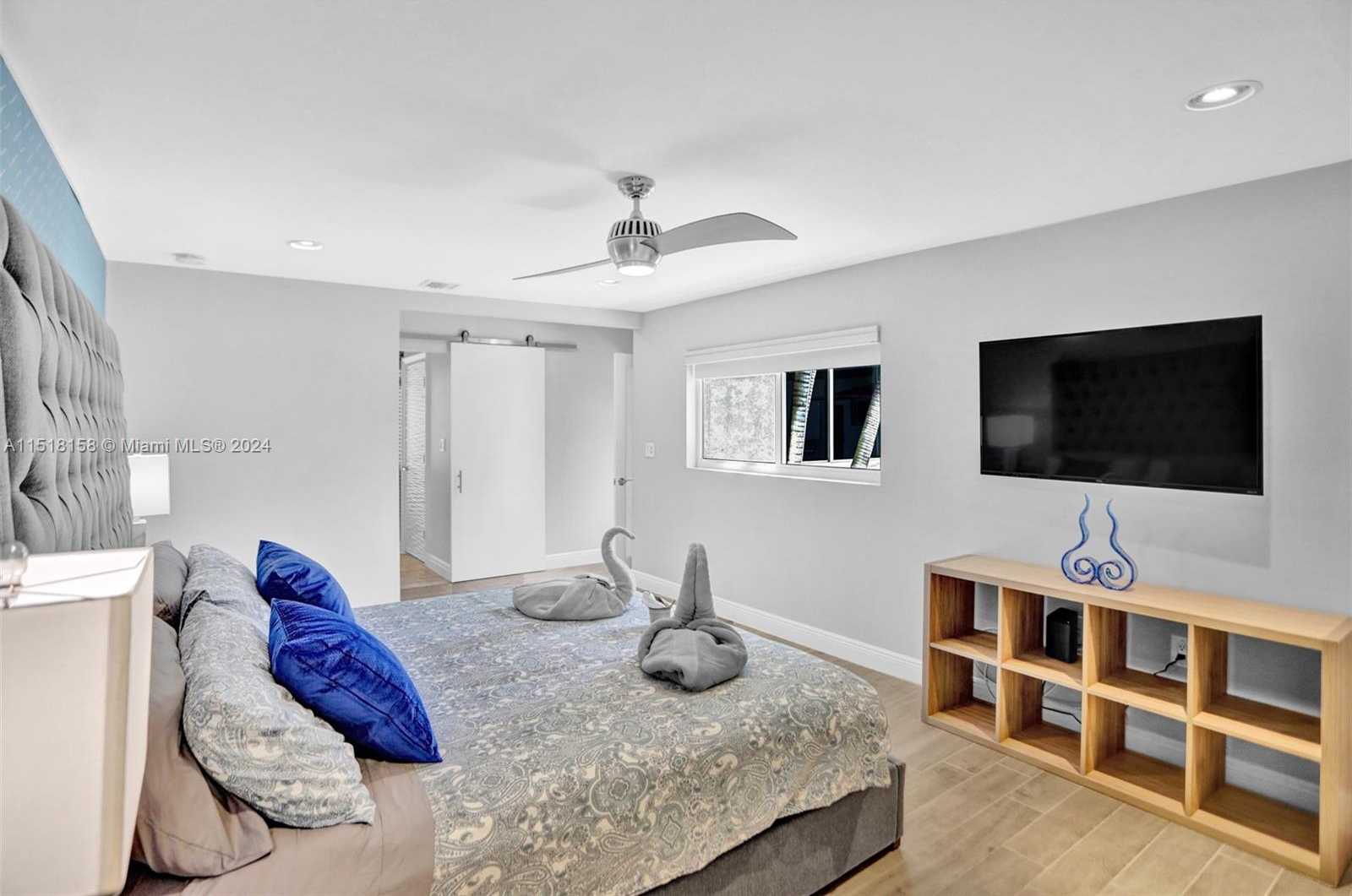 Small Image of 1017 TYLER ST, Hollywood Number 60