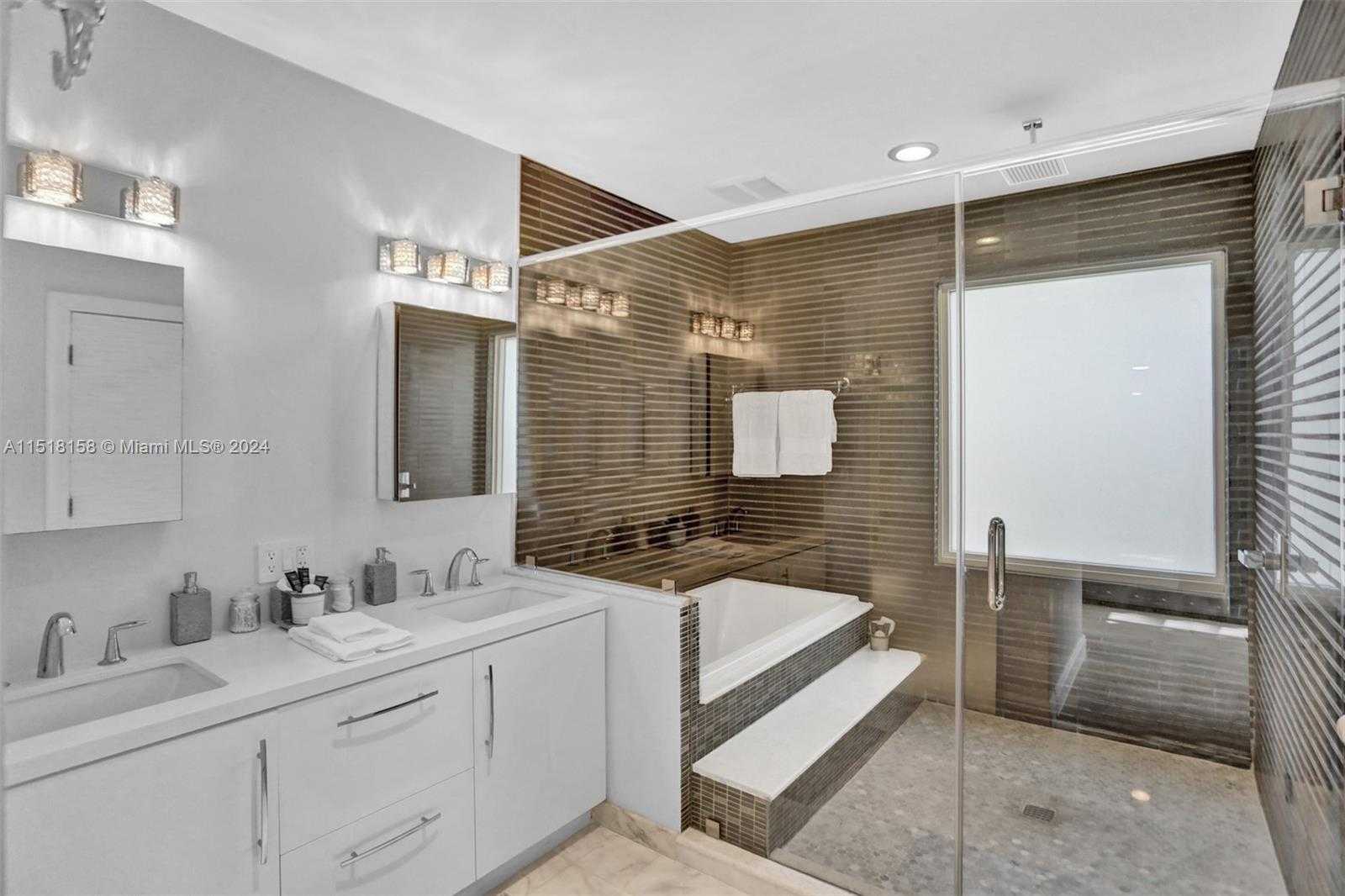 Small Image of 1017 TYLER ST, Hollywood Number 61
