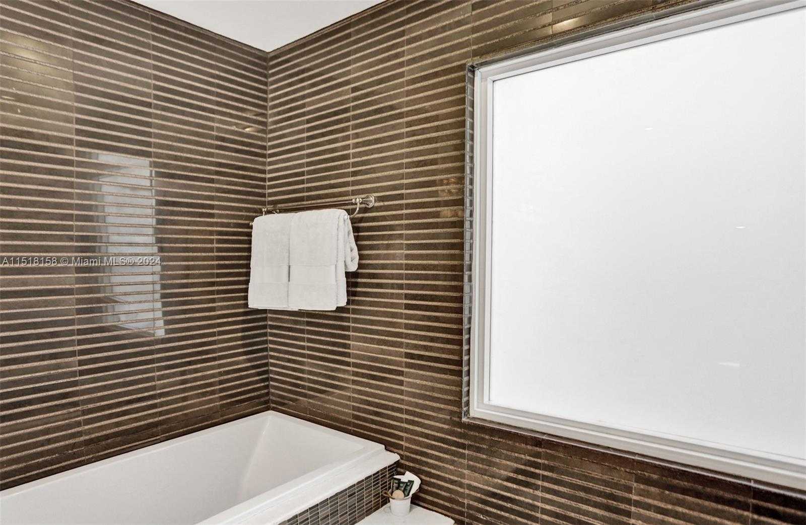 Small Image of 1017 TYLER ST, Hollywood Number 62