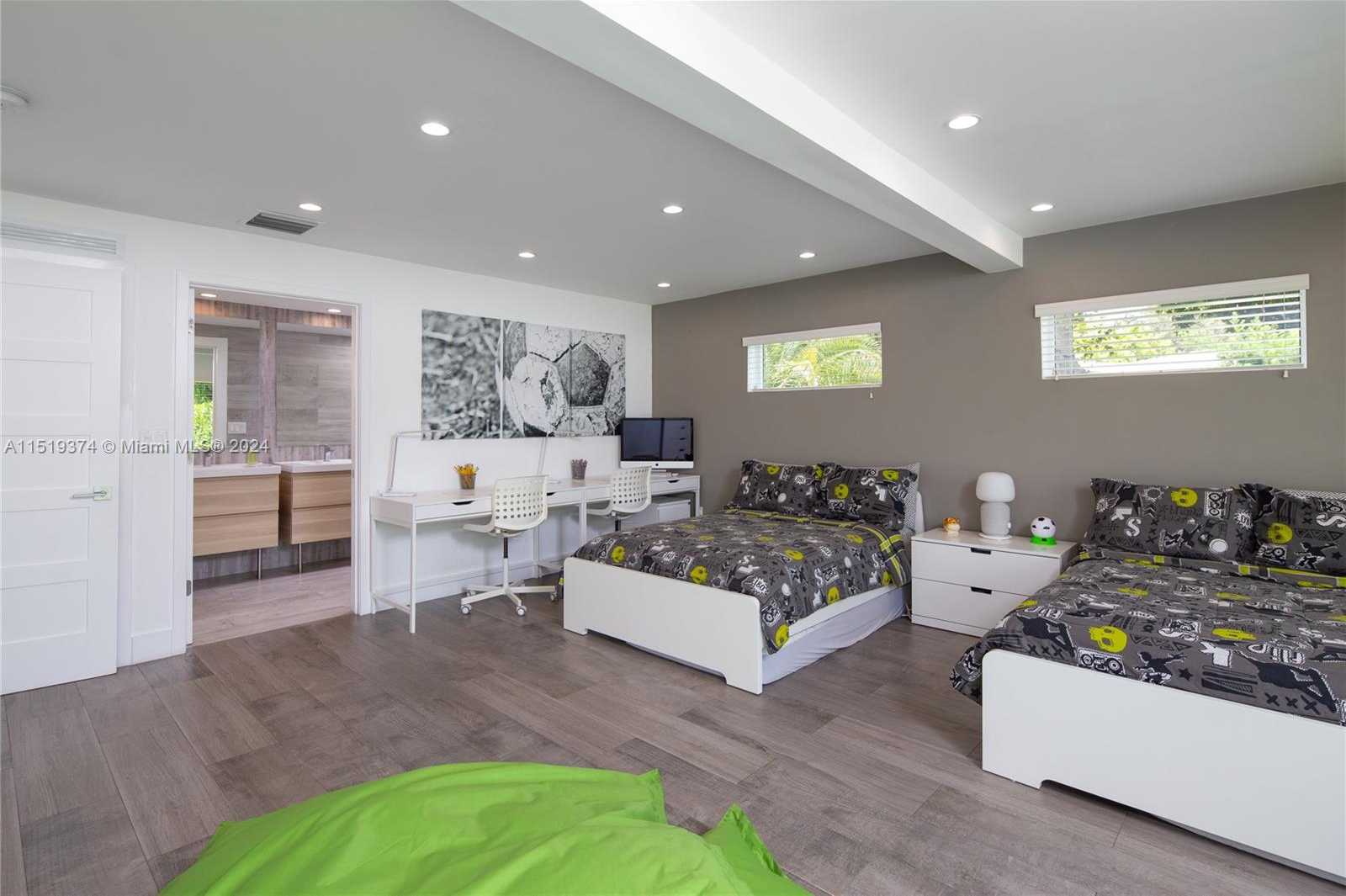 Small Image of 1070 NORTH EAST 93RD ST, Miami Shores Number 21