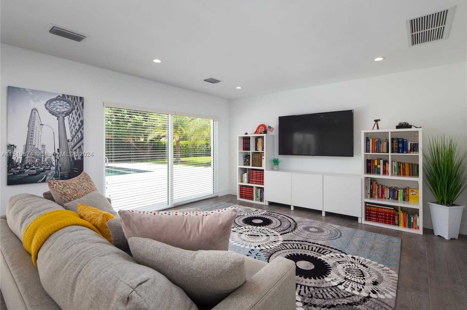 Small Image of 1070 NORTH EAST 93RD ST, Miami Shores Number 37