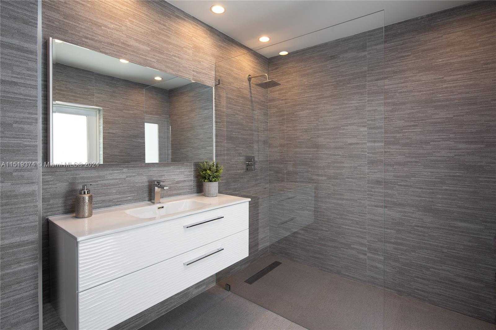 Small Image of 1070 NORTH EAST 93RD ST, Miami Shores Number 39