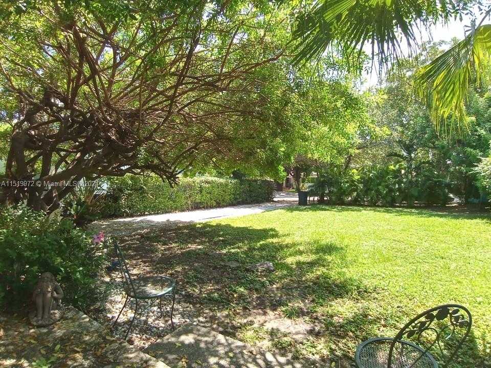 Small Image of 563 WEST 49TH ST, Miami Beach Number 2