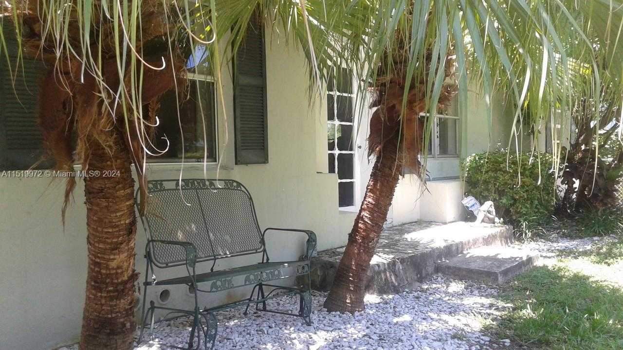 Small Image of 563 WEST 49TH ST, Miami Beach Number 4