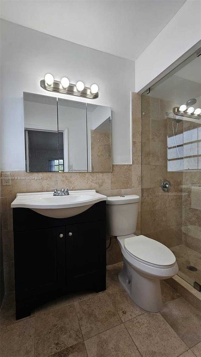 Small Image of 9348 BYRON AVE, Surfside Number 14