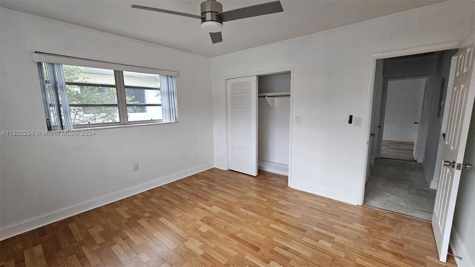 Small Image of 9348 BYRON AVE, Surfside Number 16