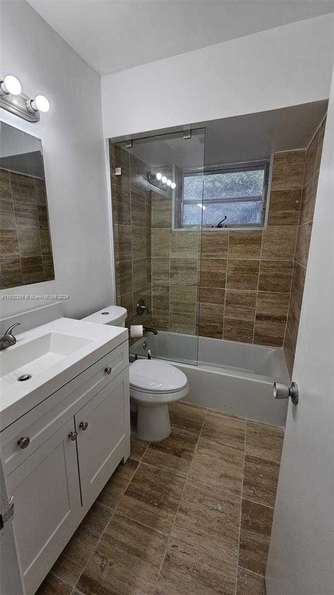 Small Image of 9348 BYRON AVE, Surfside Number 17