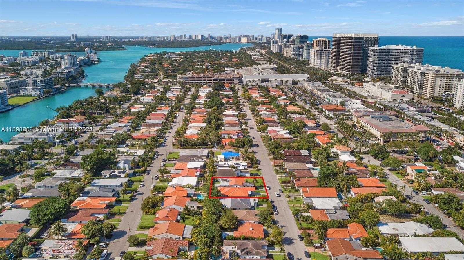 Small Image of 9348 BYRON AVE, Surfside Number 21
