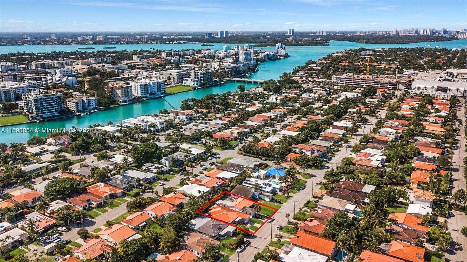 Small Image of 9348 BYRON AVE, Surfside Number 22