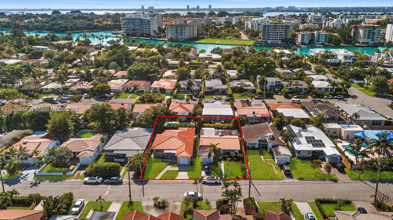 Small Image of 9348 BYRON AVE, Surfside Number 23