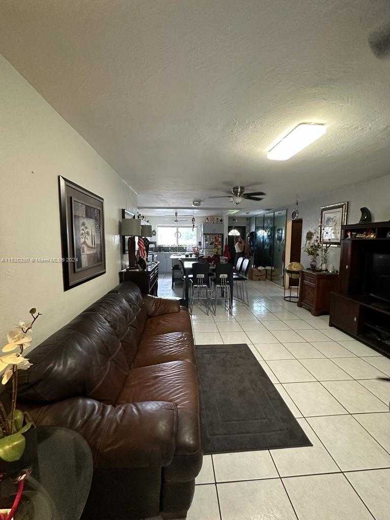 Small Image of 1450 NORTH EAST 117TH ST, Miami Number 5