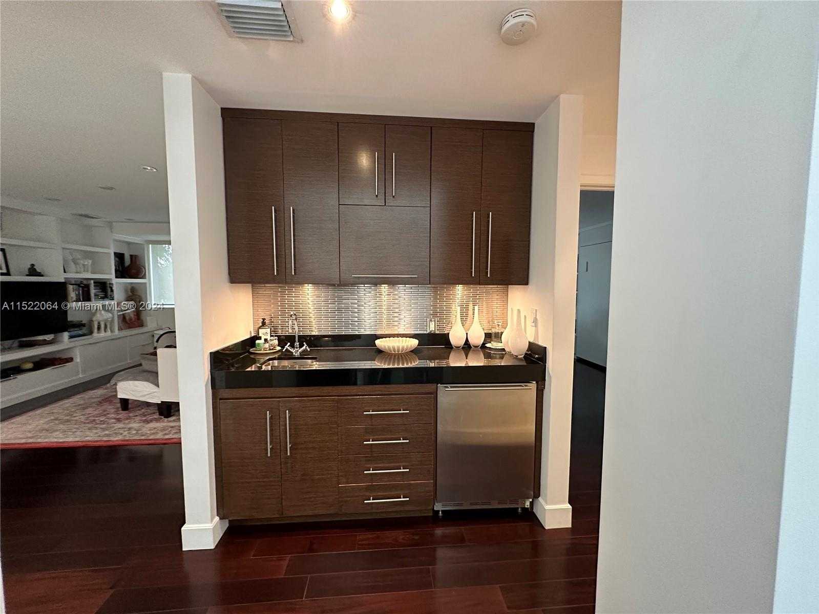 Small Image of 736 WOODCREST RD, Key Biscayne Number 13