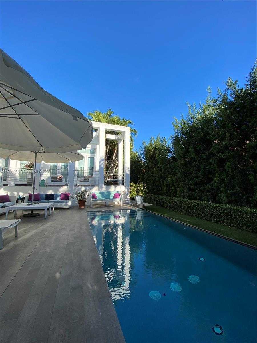 Small Image of 736 WOODCREST RD, Key Biscayne Number 15