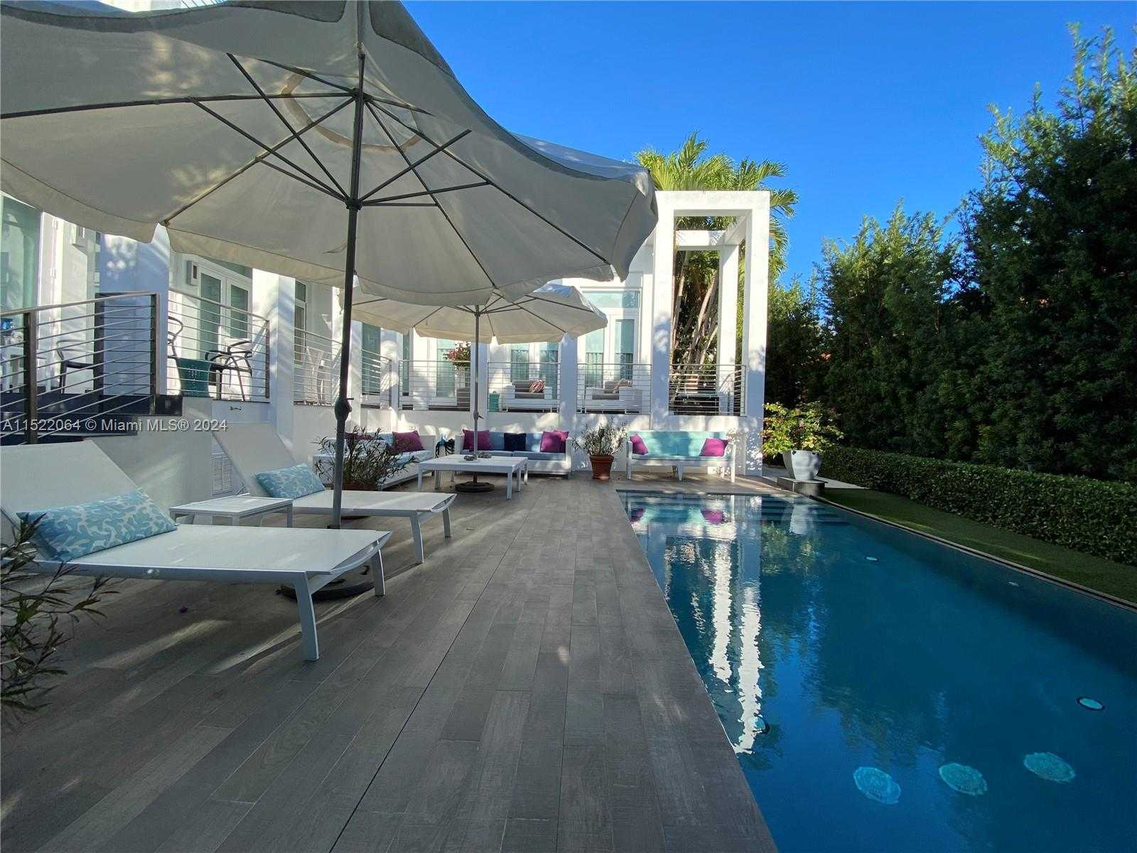 Small Image of 736 WOODCREST RD, Key Biscayne Number 17
