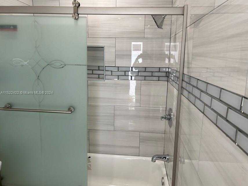 Small Image of 801 SOUTH HIGHLAND DR, Hollywood Number 14