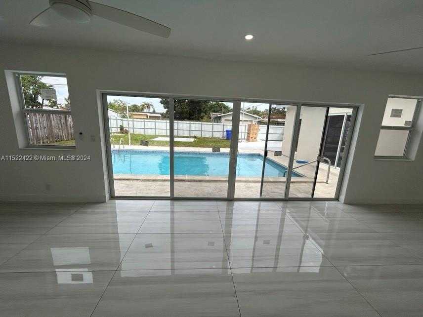 Small Image of 801 SOUTH HIGHLAND DR, Hollywood Number 5