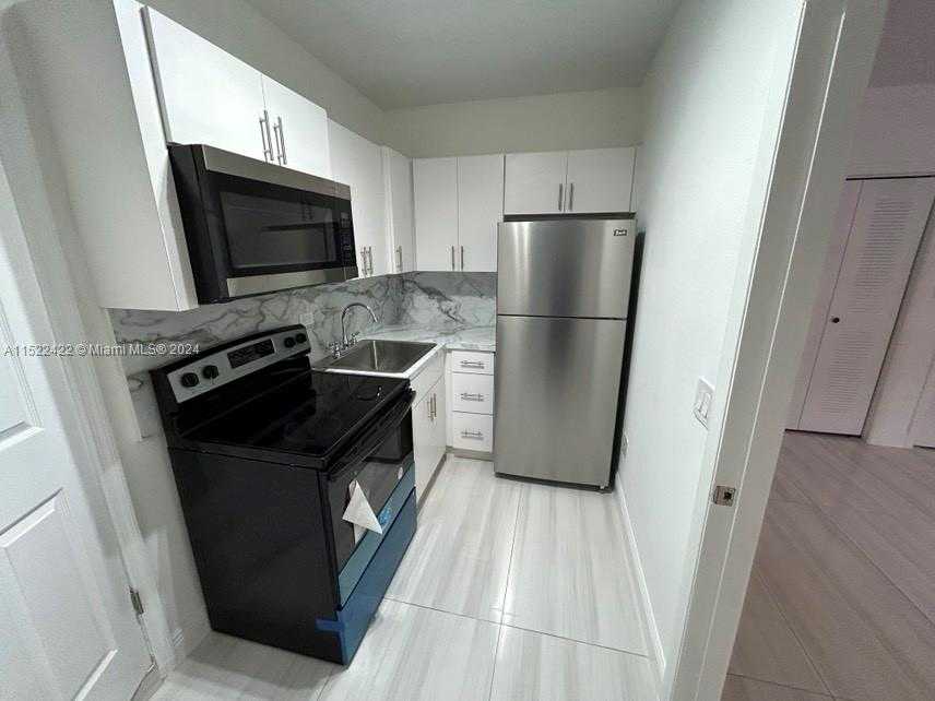 Small Image of 801 SOUTH HIGHLAND DR, Hollywood Number 6