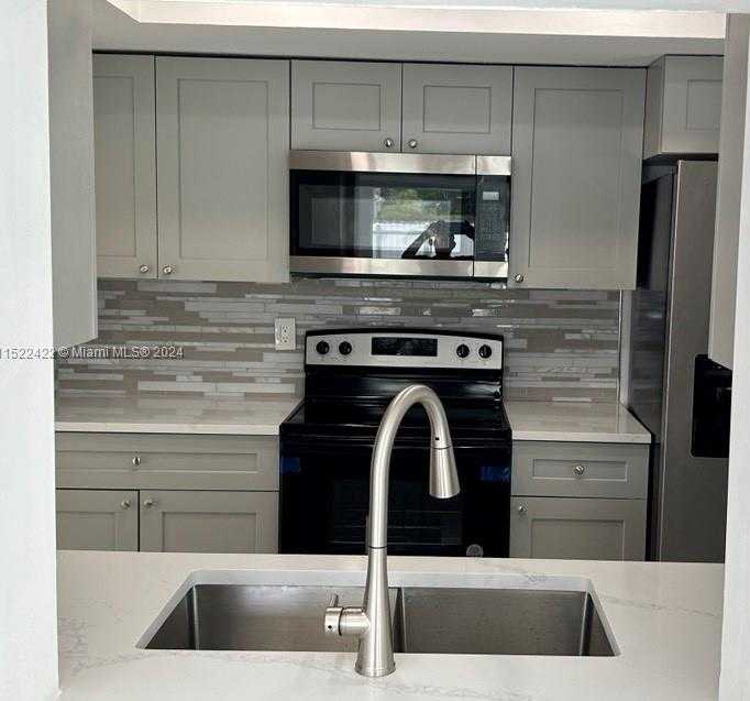Small Image of 801 SOUTH HIGHLAND DR, Hollywood Number 9