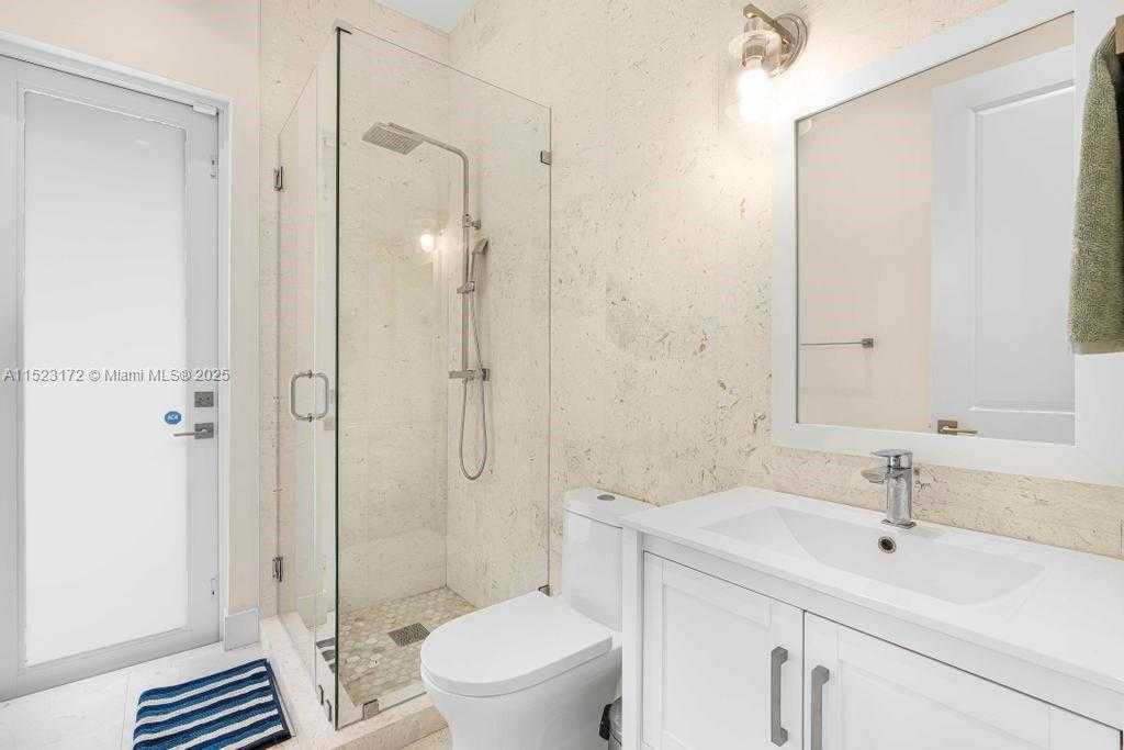 Small Image of Miami Number 13