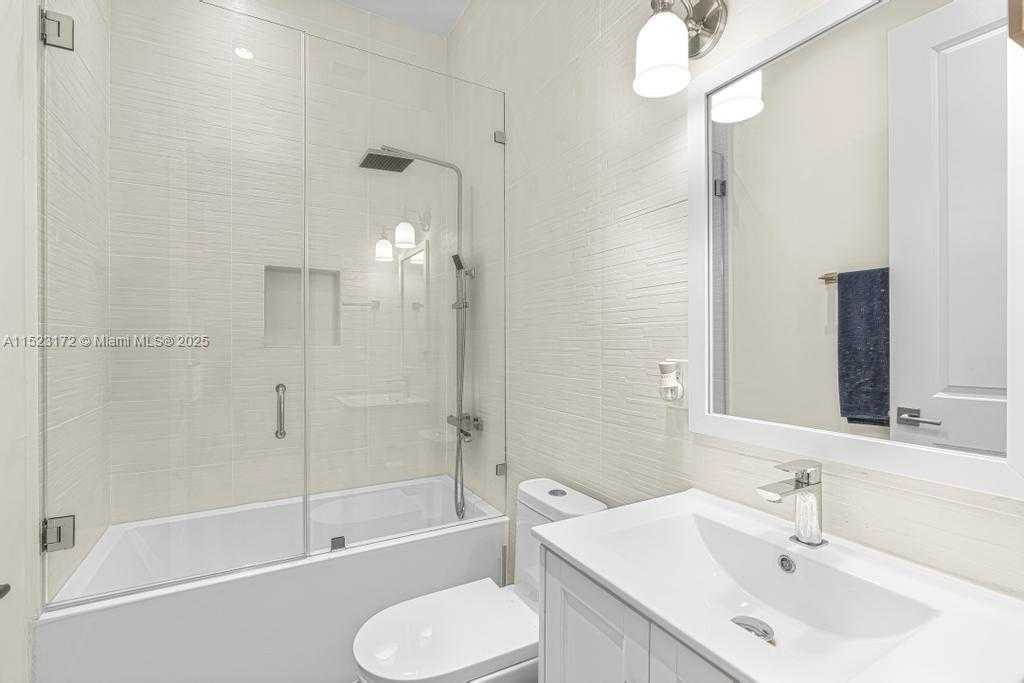 Small Image of Miami Number 26