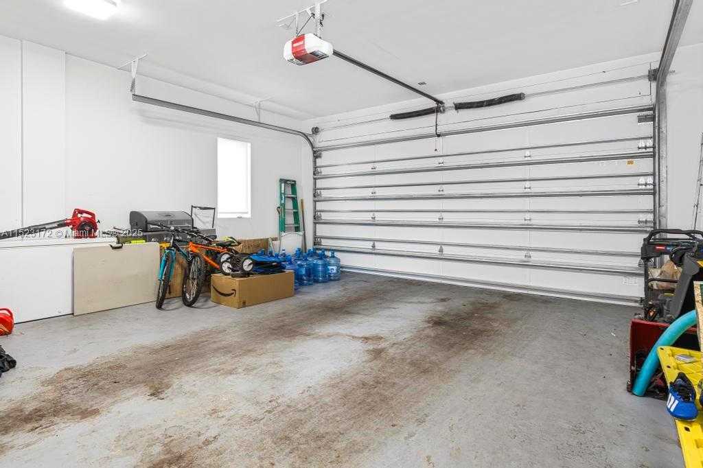 Small Image of Miami Number 34