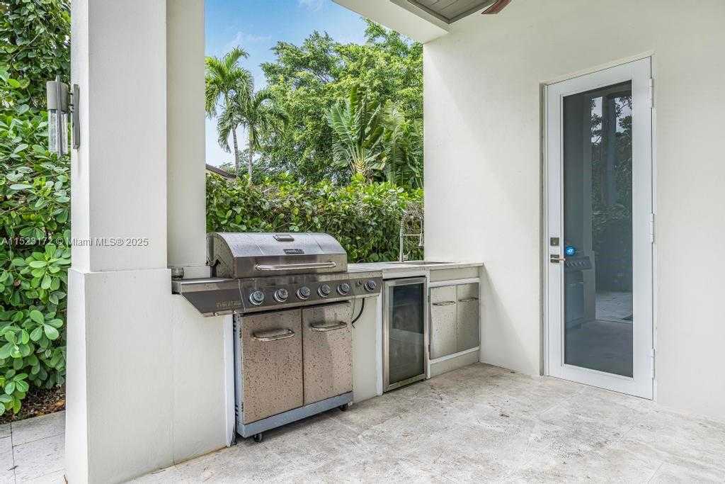 Small Image of Miami Number 39