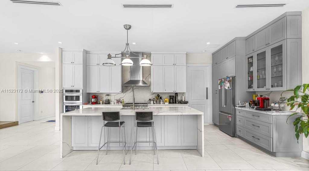 Small Image of Miami Number 8