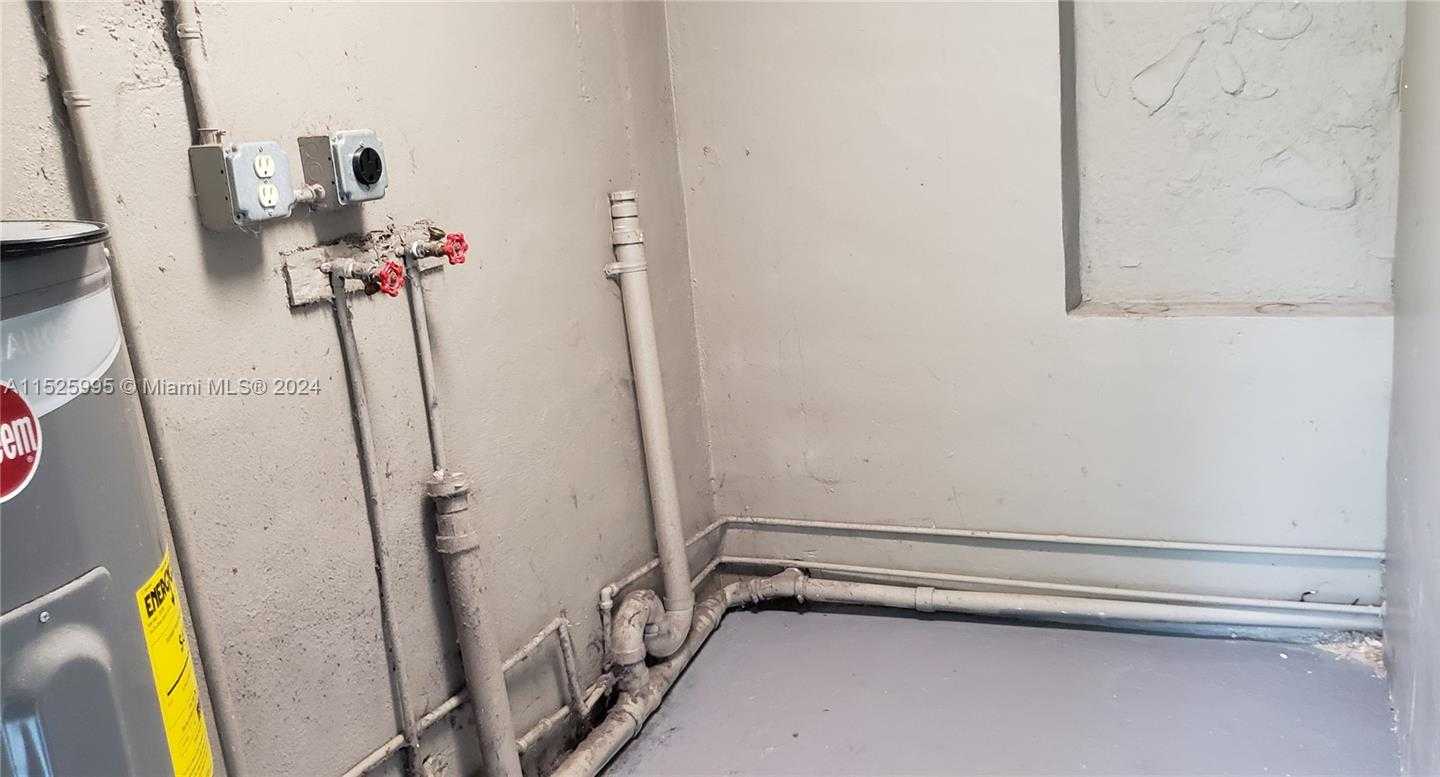 Small Image of 6181 WILEY ST, Hollywood Number 12