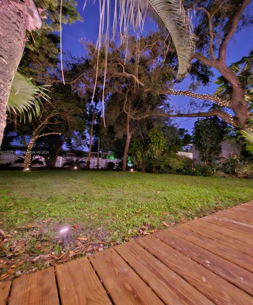 Small Image of 1220 NORTH EAST 128TH ST, North Miami Number 11