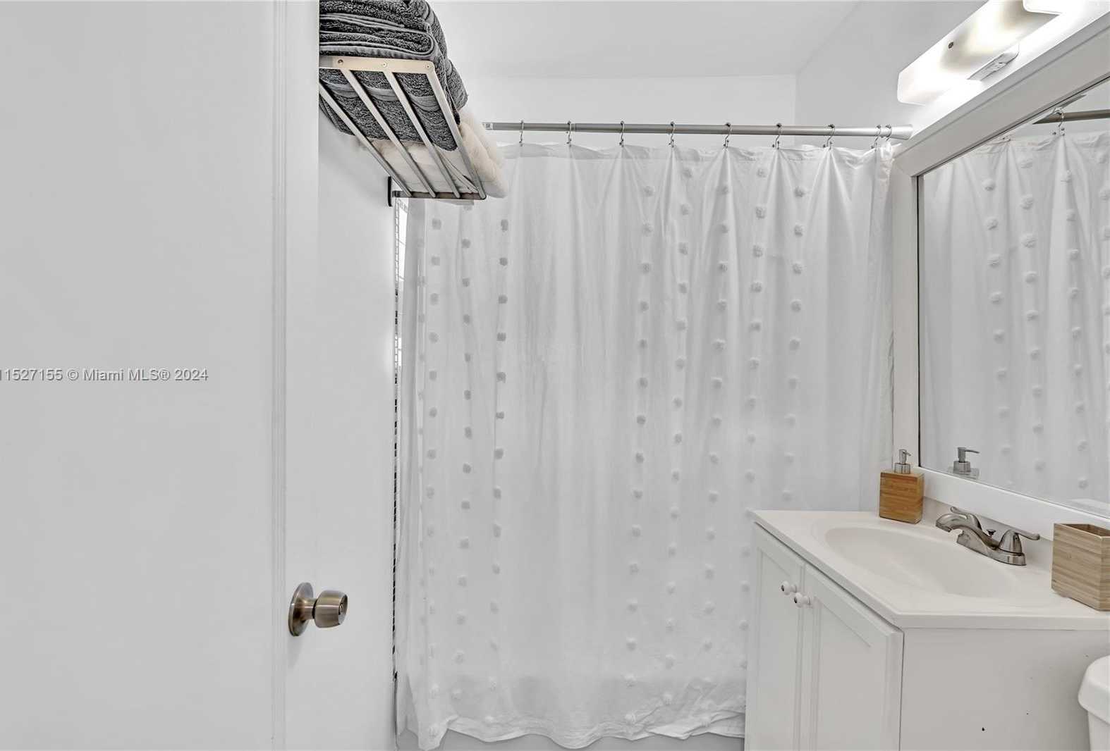 Small Image of 1220 NORTH EAST 128TH ST, North Miami Number 15