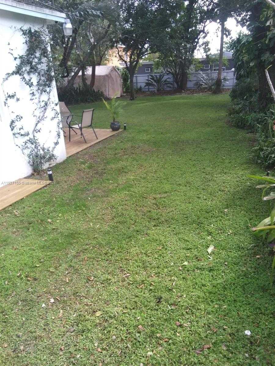 Small Image of 1220 NORTH EAST 128TH ST, North Miami Number 24