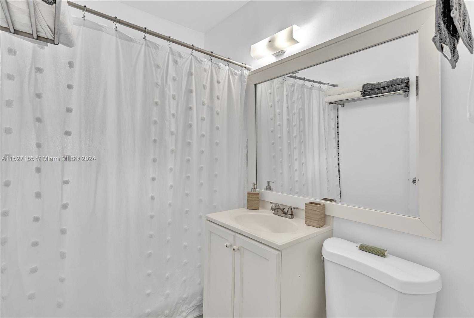 Small Image of 1220 NORTH EAST 128TH ST, North Miami Number 38