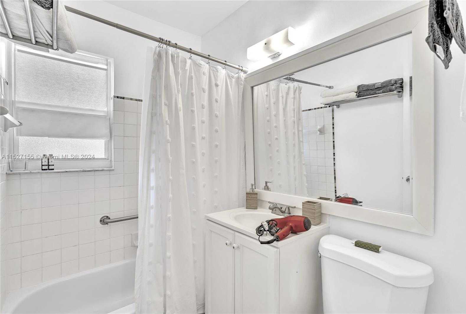 Small Image of 1220 NORTH EAST 128TH ST, North Miami Number 5