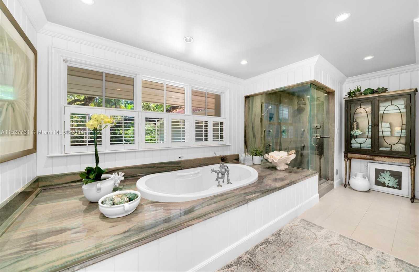Small Image of 5400 KERWOOD OAKS DR, Coral Gables Number 23