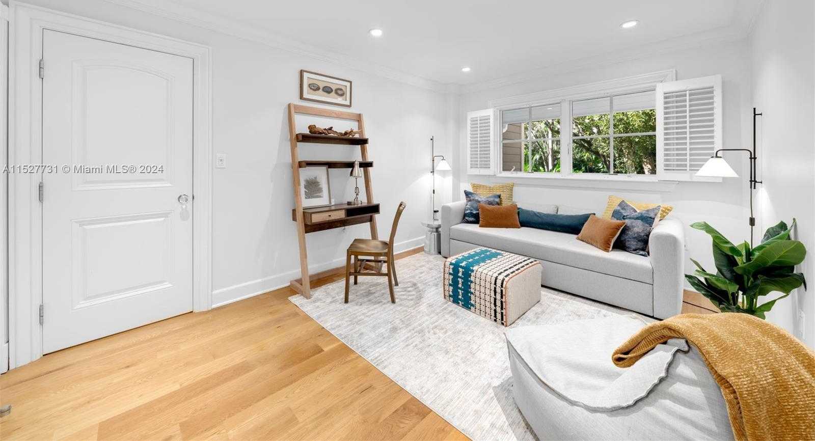 Small Image of 5400 KERWOOD OAKS DR, Coral Gables Number 27