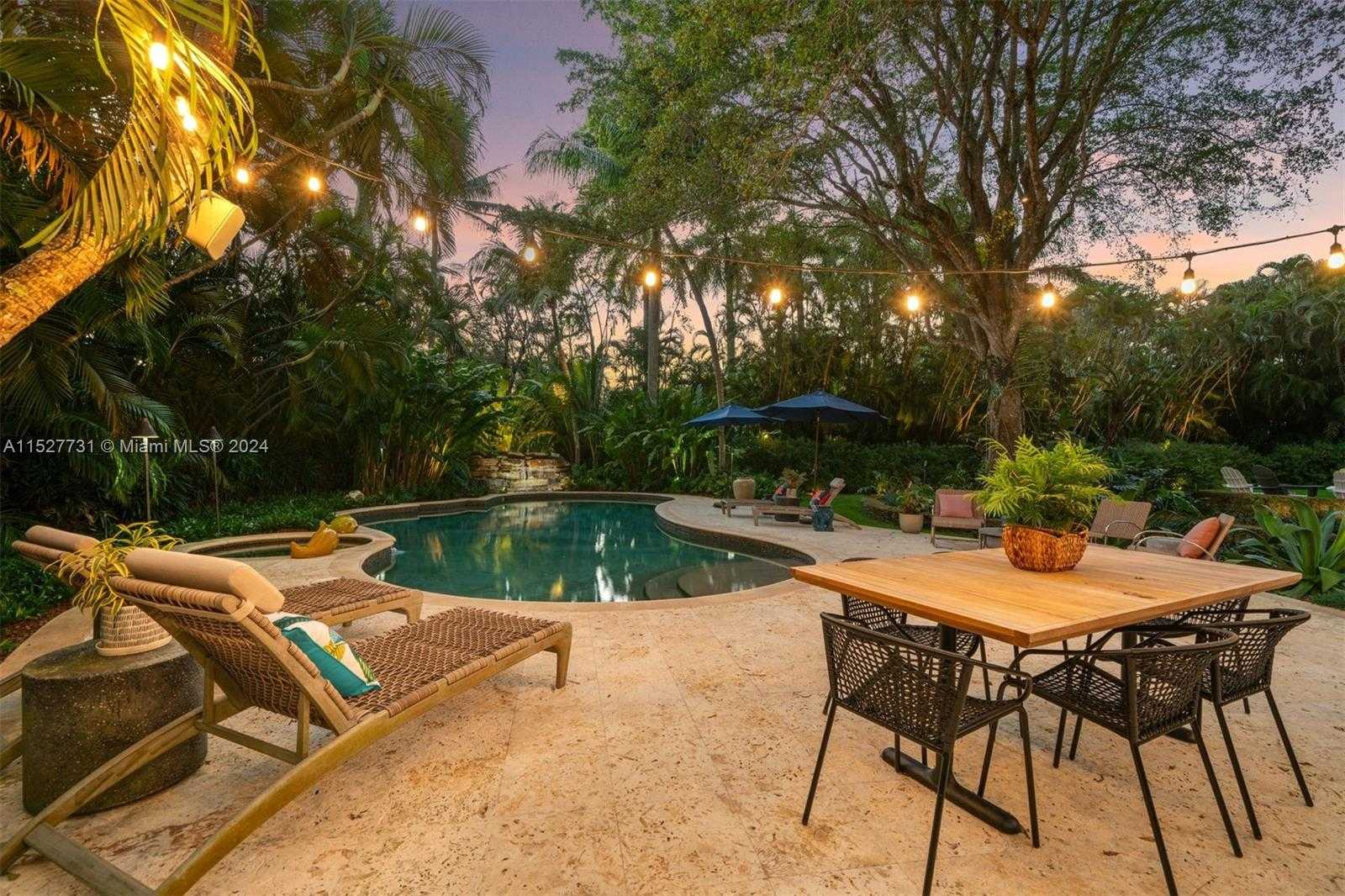 Small Image of 5400 KERWOOD OAKS DR, Coral Gables Number 40